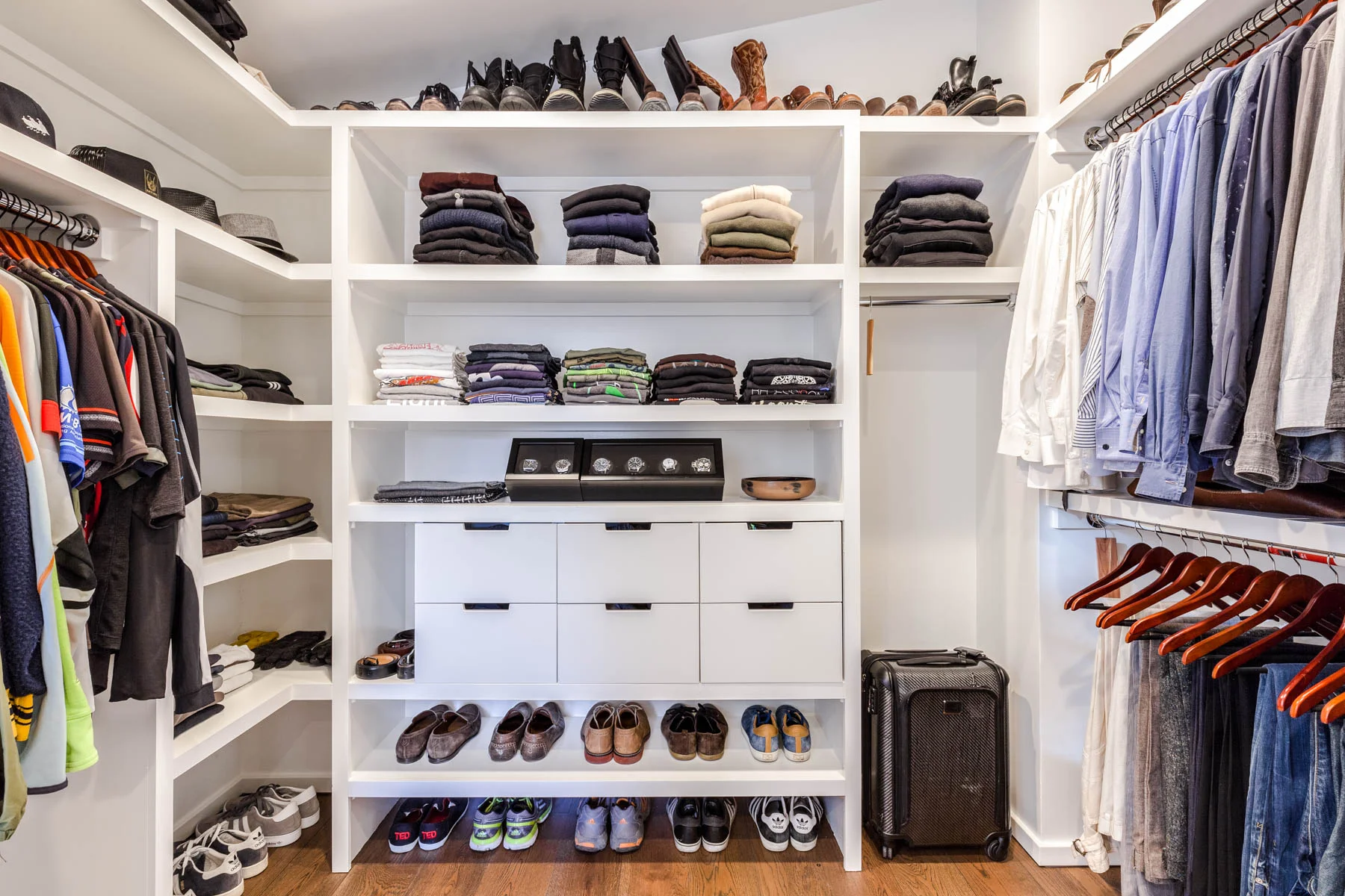 640-Hawthorne-Master-Closet5.jpg