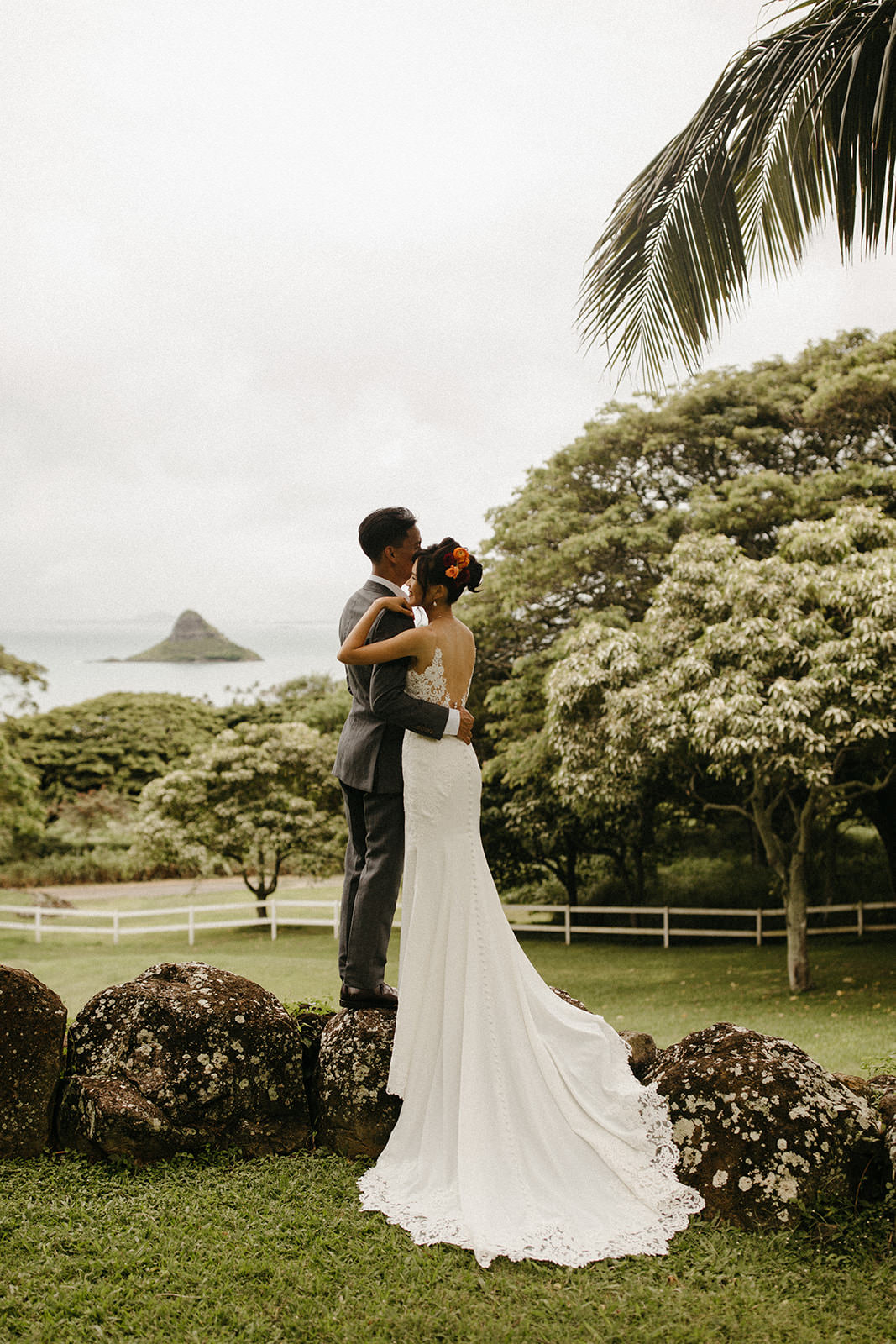 Kualoa_Hawaii_wedding_paliku_4.jpg