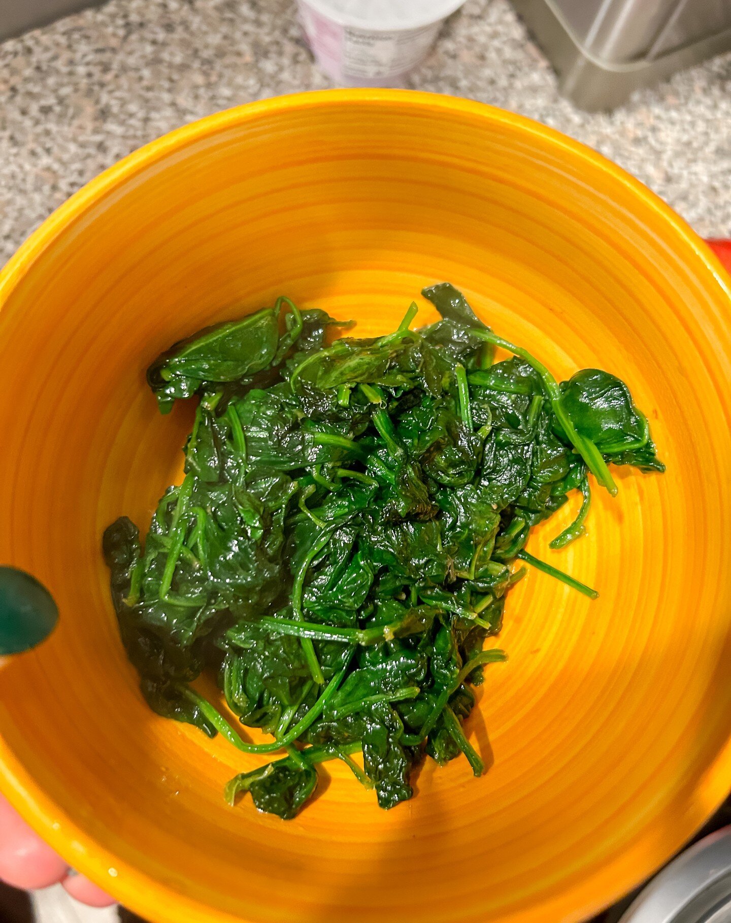 Let's talk about spinach. The first photo is a WHOLE BAG of saut&eacute;ed spinach! 🥬

Spinach is a highly nutritious and delicious food that provides you with so many vitamins and minerals including:
1. Vitamin A
2. Vitamin C
3. Potassium
4. Iron
5