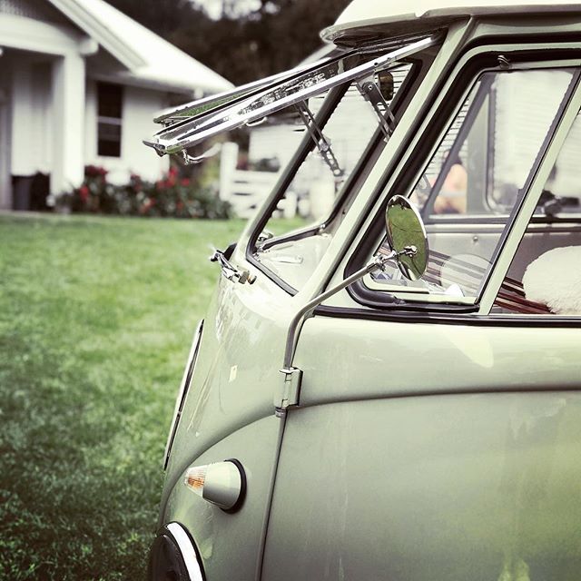 1956 air conditioning! @alohasplitty @fletchphotography @annaranchwedding .
.
.
.
.
#alohasplitty #photobus #hawaiiphotobus #hawaiiboothbus #vwbuslove #vwsplitscreen #dreamlife #vwphotobus #classicphotobooth #vintagephotobooth