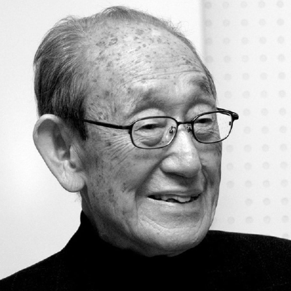 Riki Watanabe Mama Casa