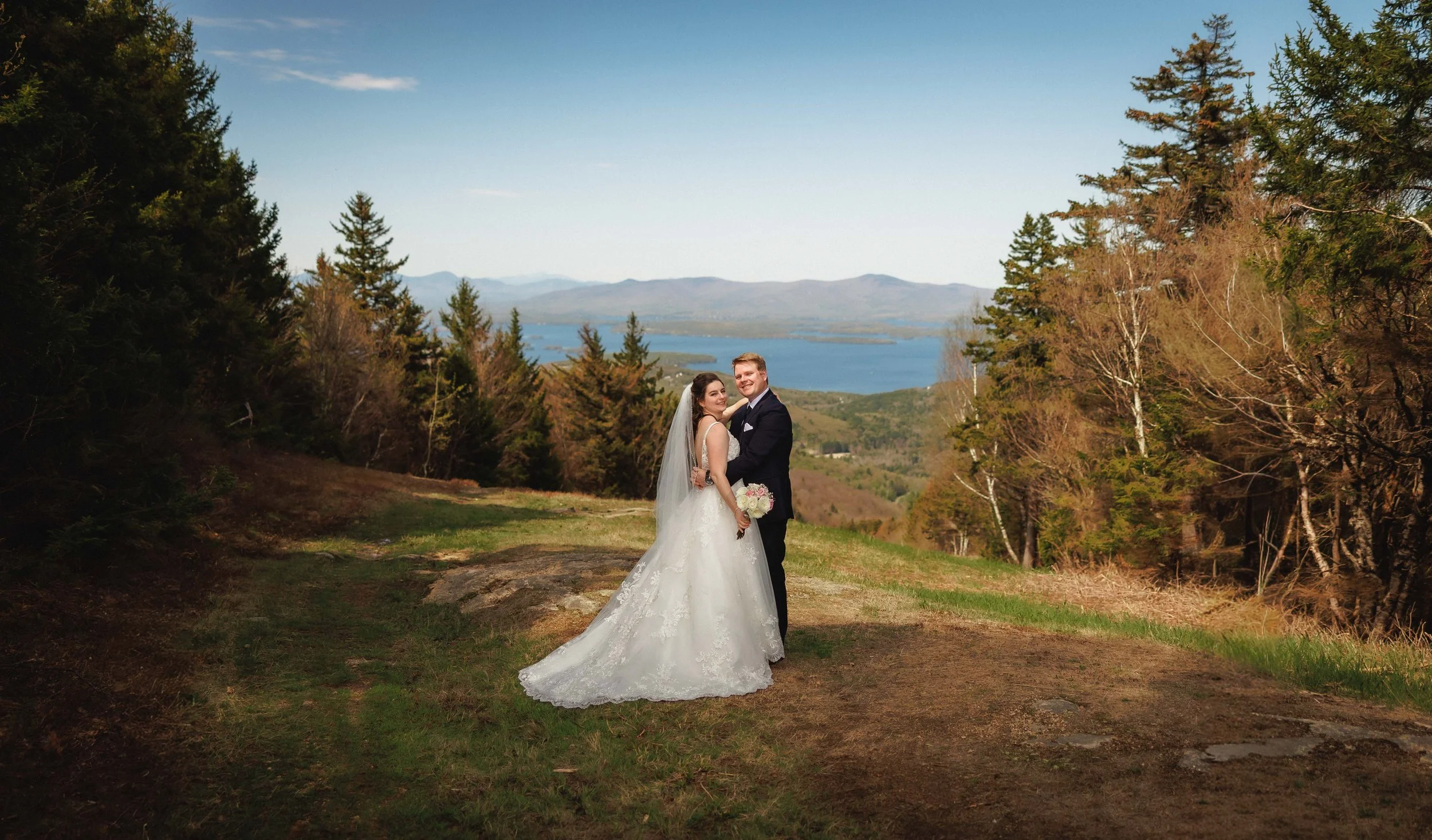 Hannah &amp; Robby's Springtime Wedding at Gunstock Mountain