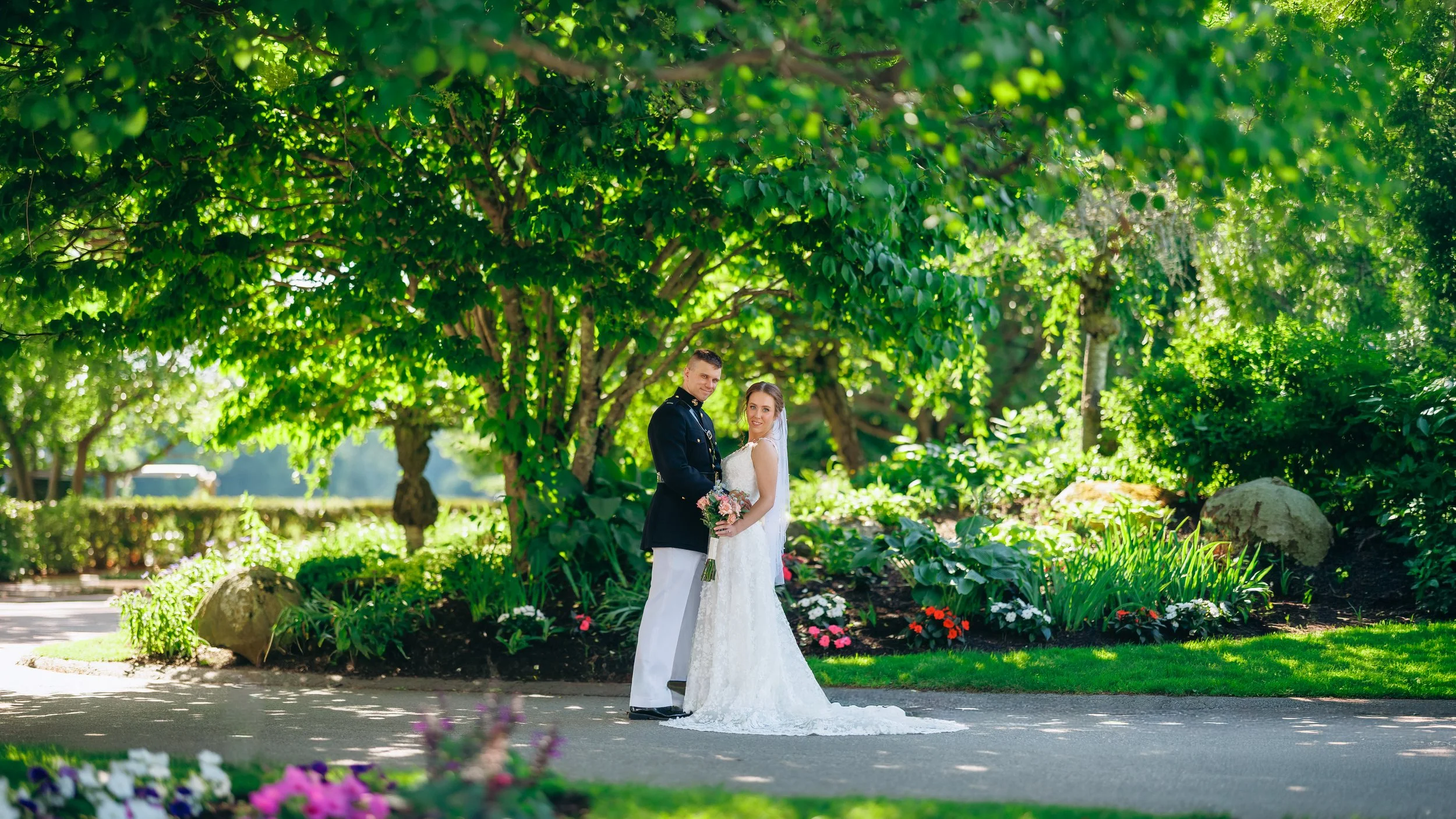 Elena &amp; John's Early Summer Wedding in NH