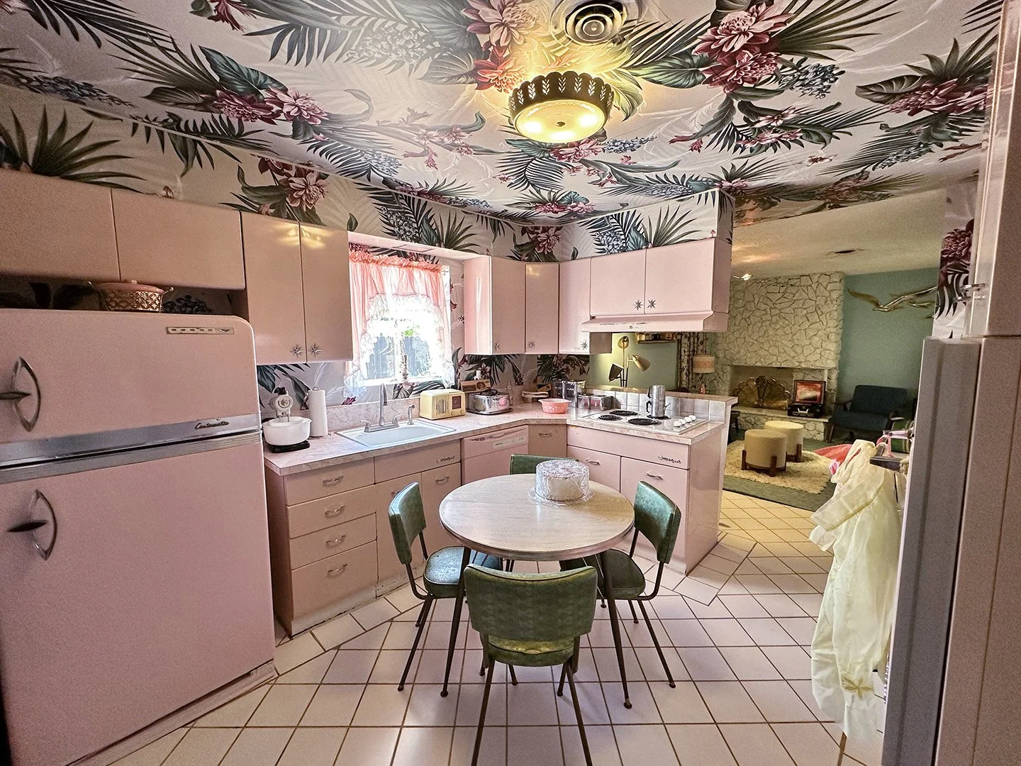 5_Kitchen_1.jpg