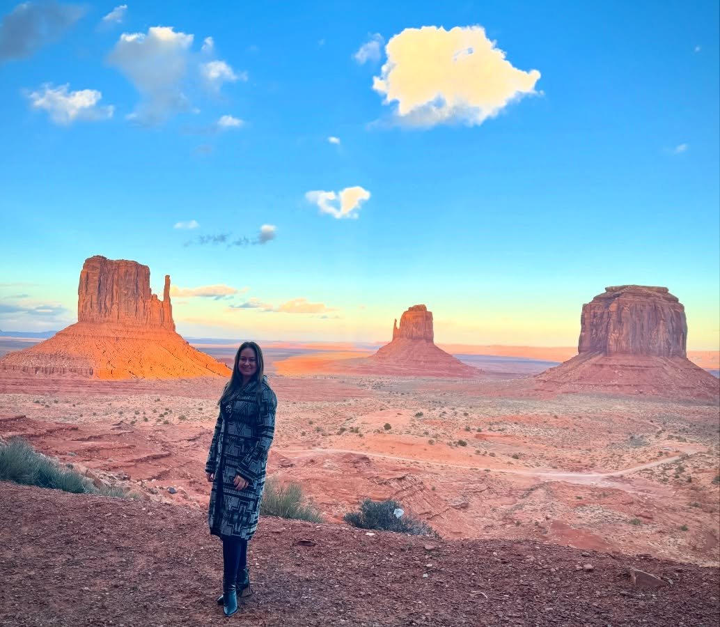 I&rsquo;ve been living out my Southwestern dreams, soaking up the desert sun, breathing in the Western heritage, and gathering inspiration for new paintings.

Tomorrow the quick draw competition begins at @artofthecowgirl here at @ranchorioaz in Wick