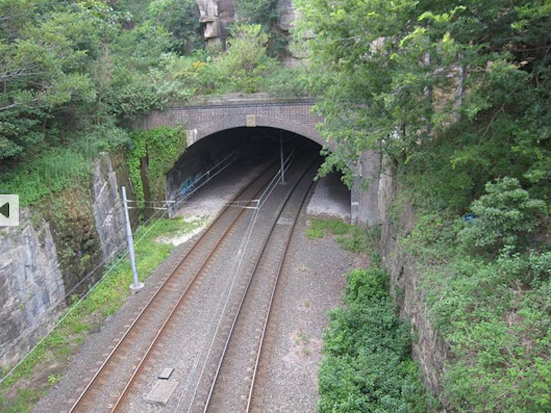 Tunnel exit, Jones St