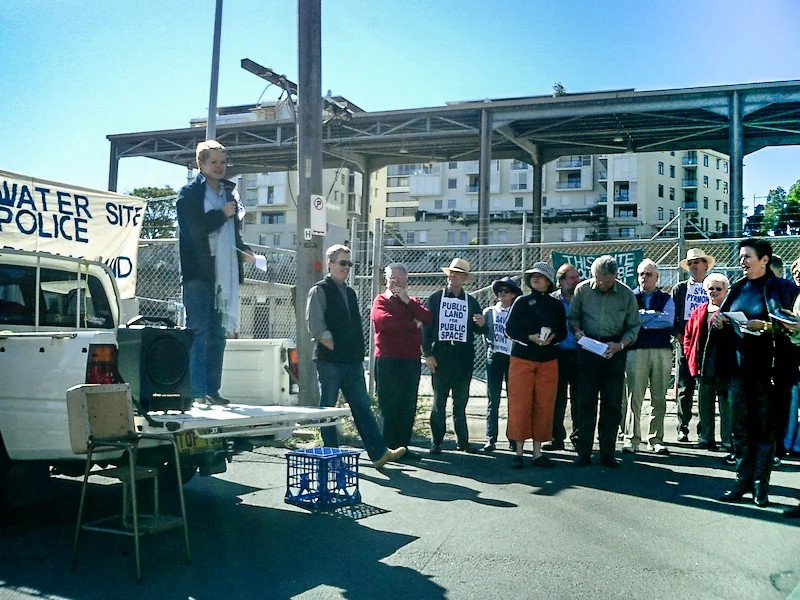 Marcelle Hoff addressing rally 2 May 2004