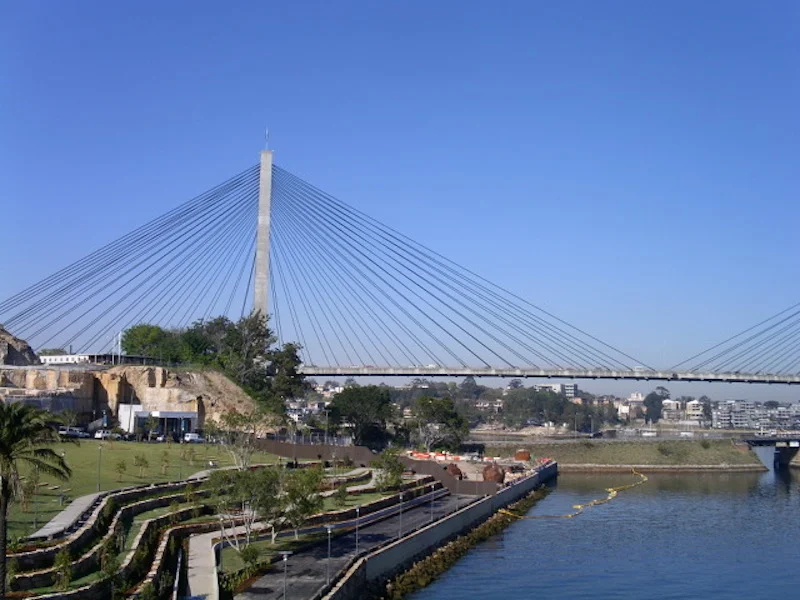 Building Waterfront Park