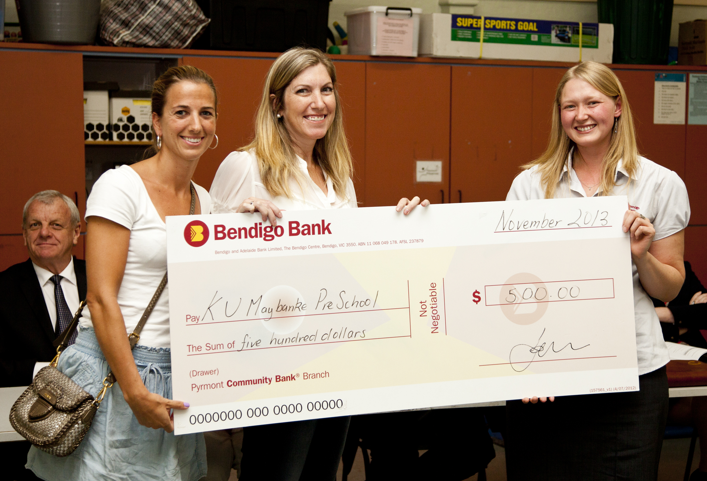 Community Bank donates to help Maybanke kindergarten update its playground 2013
