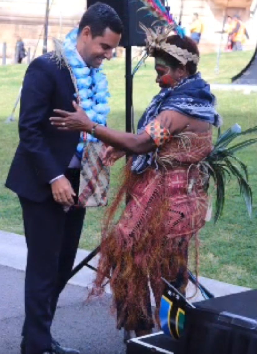 Custom women Rosalie Vatu traditional gift ceremony to Member for Sydney Mr. Alex Greenwich