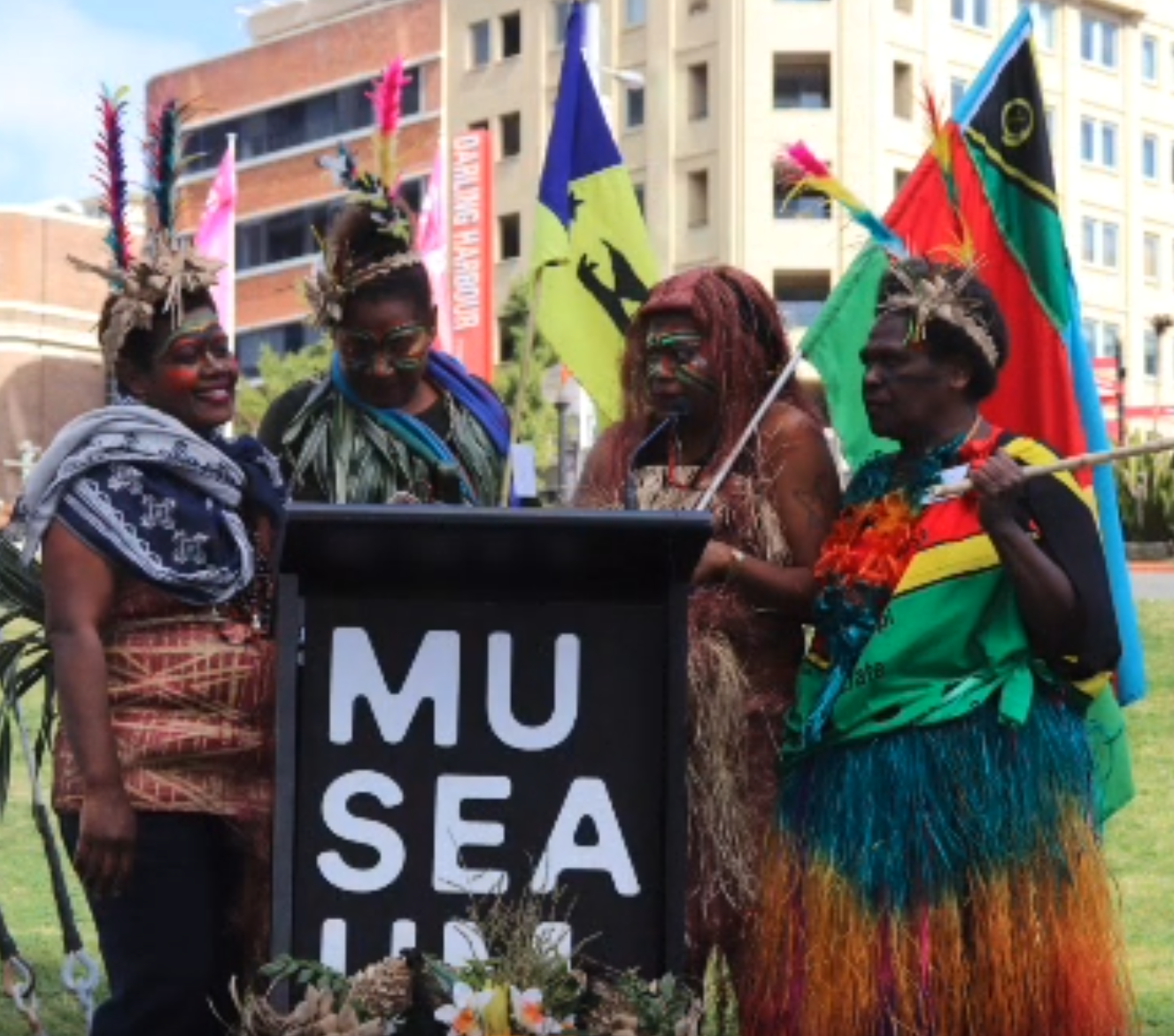 (left) Vanuatu custom women - Rosalie Vatu, Anna Lounmani, Herveline Alickon, Josephine Gideon