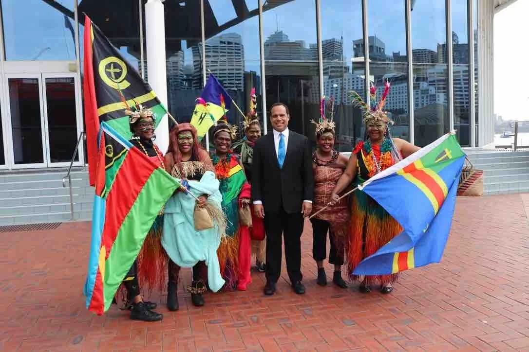 (left) Binette Diop, Herveline Alickon, Josephine Gideon, Anna Lounmani, Vanuatu Foreign Minister the Hon. Ralph Regenvanu, Rosalie Vatu, (Waskam) Emelda Davis