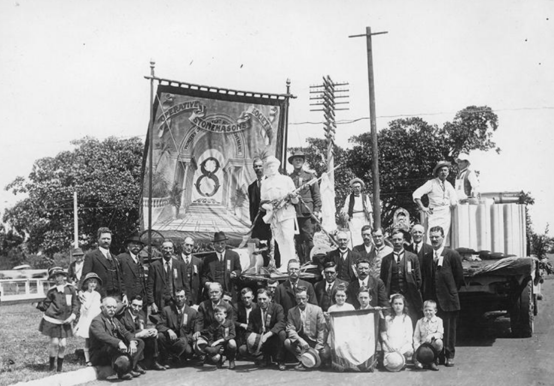 Stonemasons' banner 1918