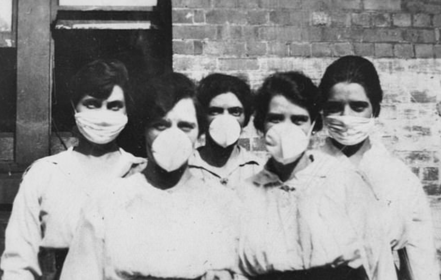 Nurses wearing face masks