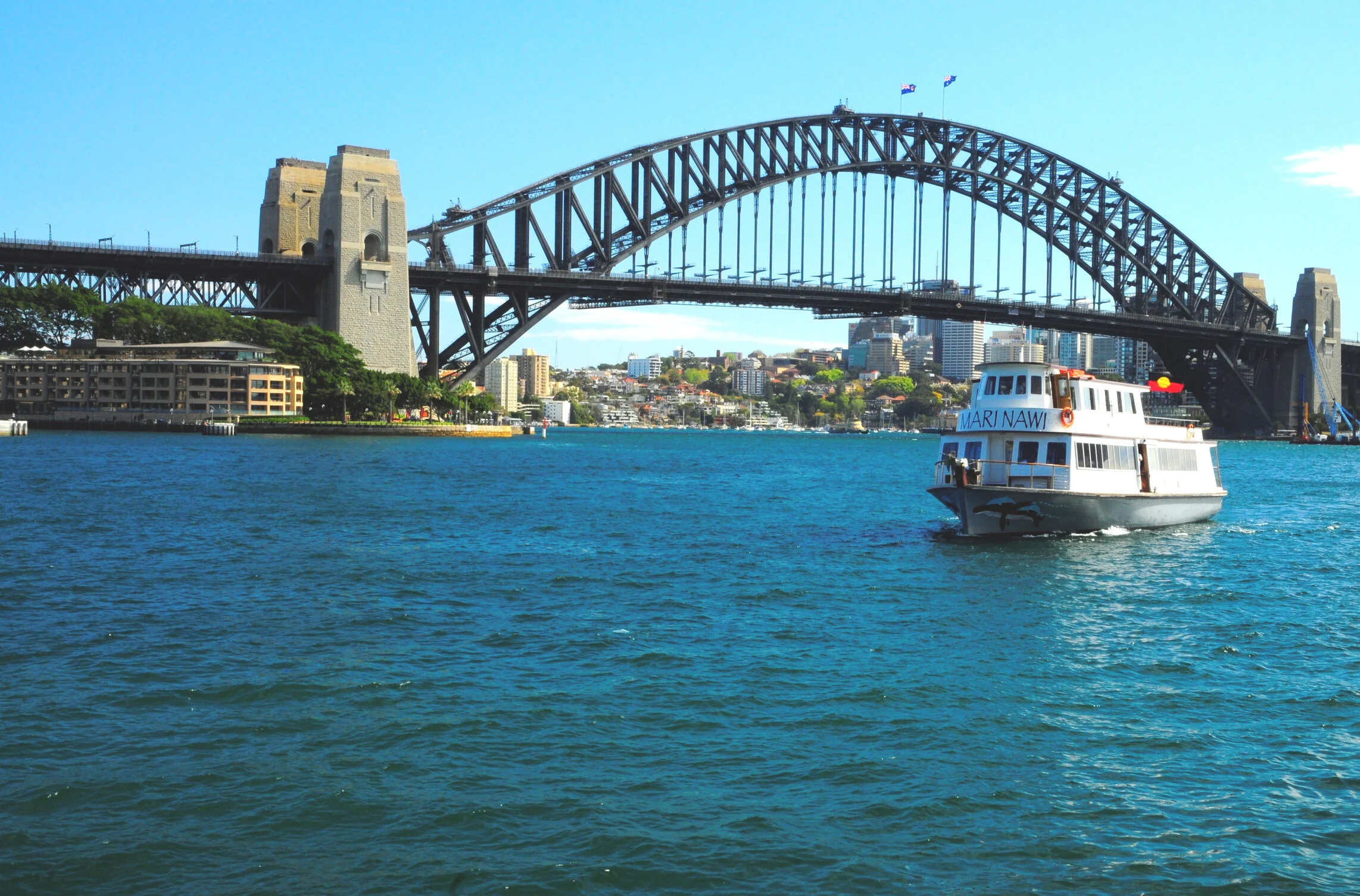Mari Nawi on the harbour
