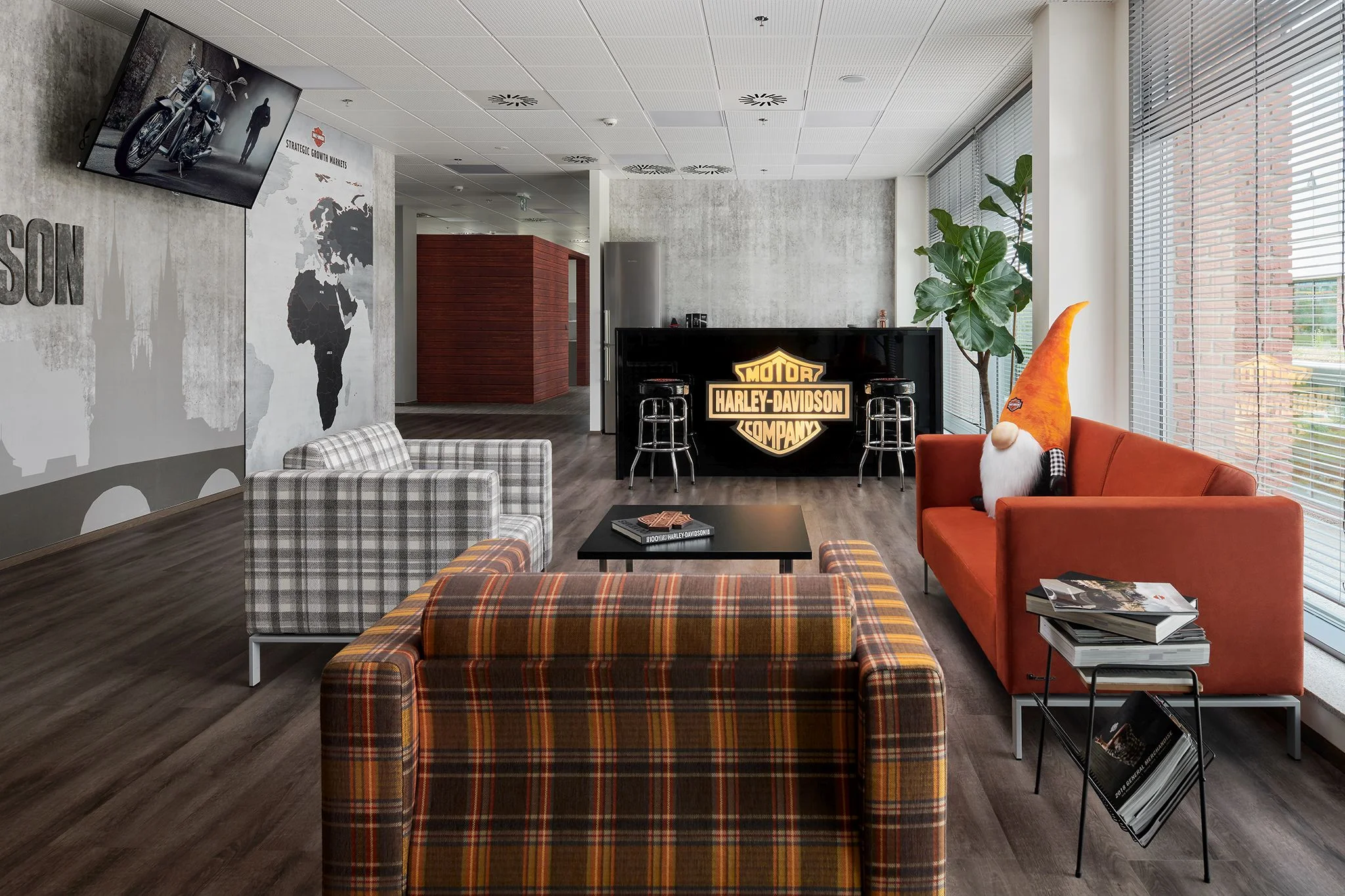 Harley Davidson office — Tomáš Mach fotograf interiérů a architektury
