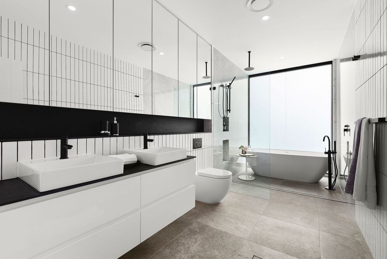 30 Anglesea Bathroom.JPG