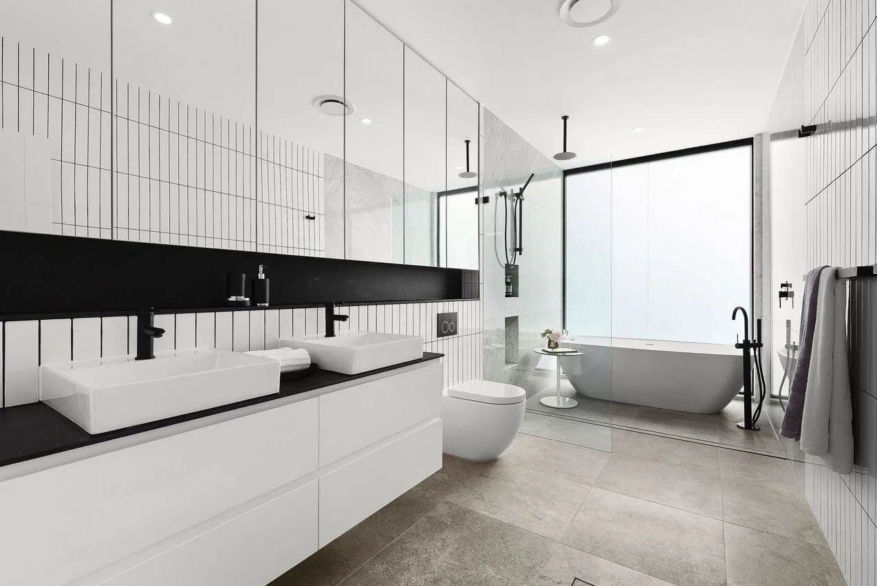 30 Anglesea Bathroom.JPG