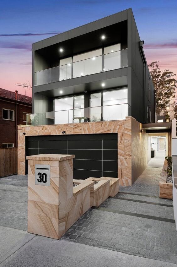 30 Anglesea Front of House.JPG