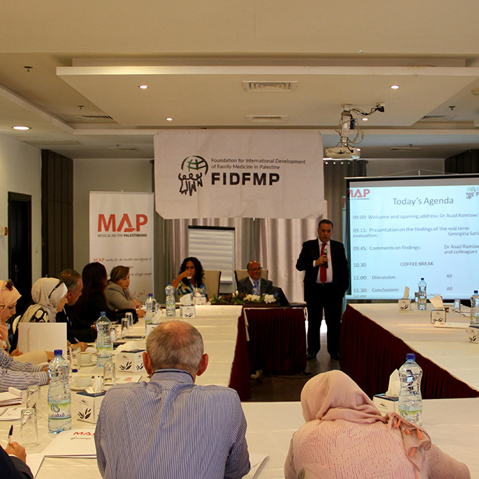 FamilyMedicineforPalestinians-WhatWeDo-12.jpg