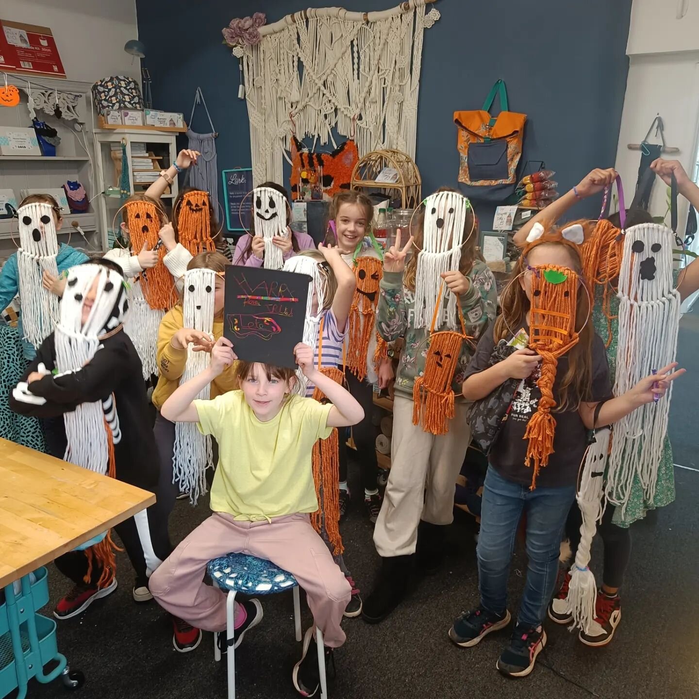 I only remembered to take a couple of pics today but we had a fun Halloween themed day, the kids made ghost and pumpkin wall hangings, candles and they used the sewing machine to make trick or treat bags 🎃👻 we actually finished a bit early so we ha