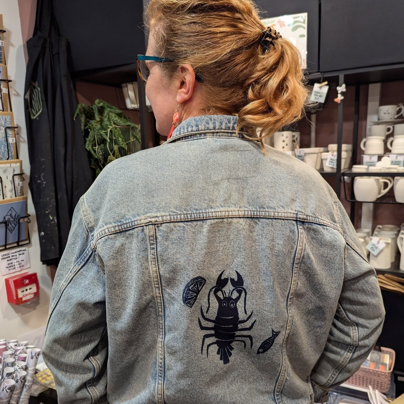We went to @joyhousecreations new studio at Ffos Caerffili to try out some screen printing! 

It was a day full of laughs, great food and drinks, and lots of creativity!! After coming up with our designs, we made some tote bags, and Gem also screen p