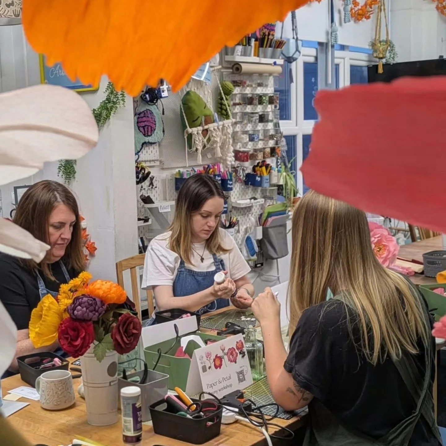 The beauty of handmade crepe paper flowers 💐 

It's in the skill, the detail, and the endless possibilities &ndash; from intricate small blooms to show-stopping giants! 🌷

Catherine of @paperandpetaluk  offers workshops where you can dive in and ma
