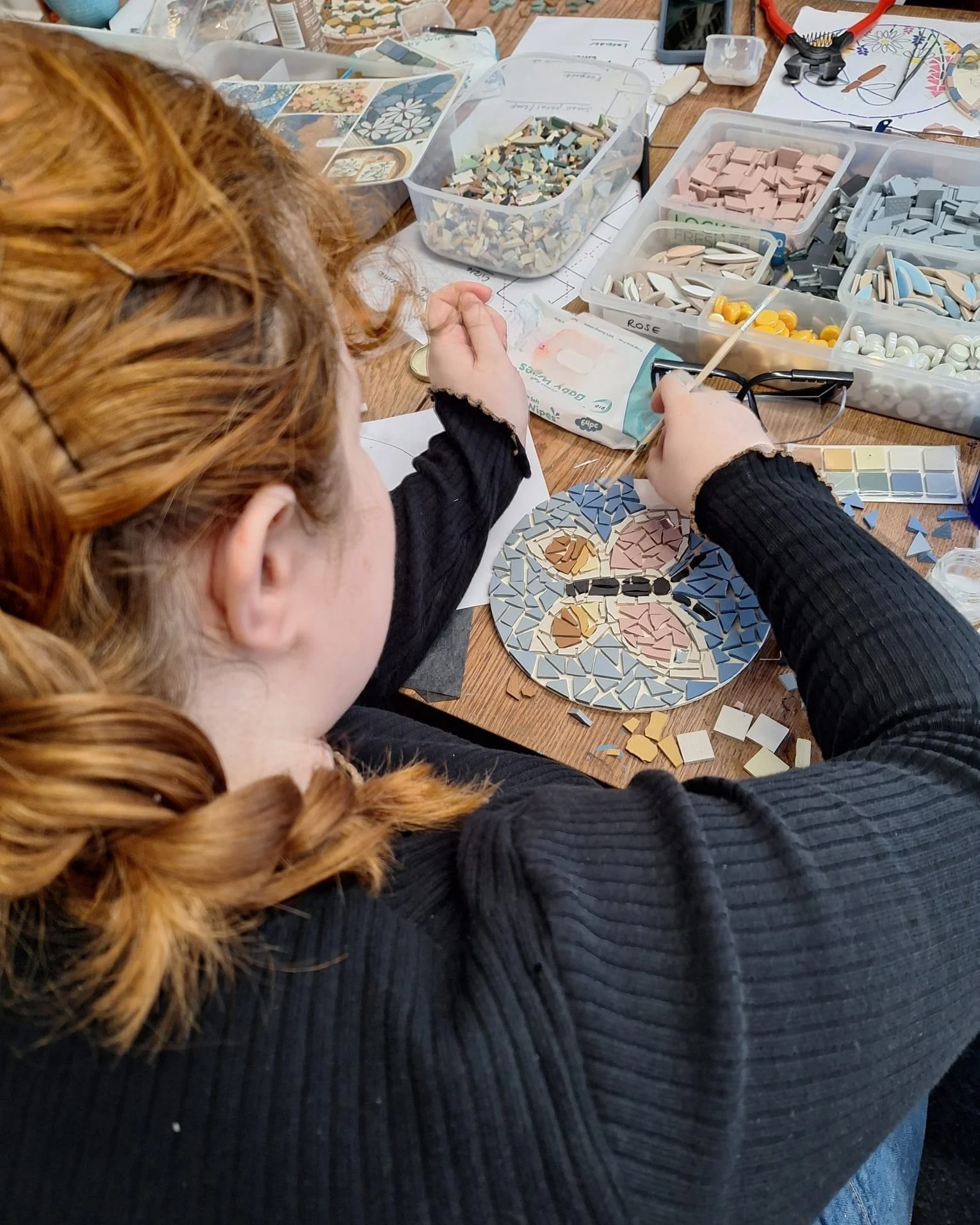 Our wonderful mosaic workshops are so popular and SO MUCH FUN! We'd love you to come and join us - there's plenty of options including coasters, wreaths and even a mirror!
A perfect chance to make a super special Christmas gift too!

There are a few 