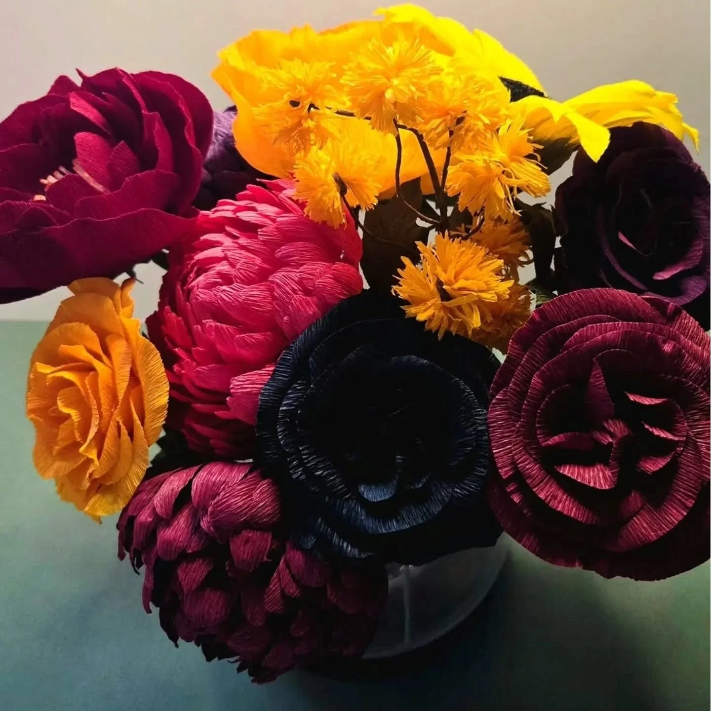 A gorgeous autumnal crepe paper arrangement

Fancy having a go at making a paper flower? There's space on tomorrow evenings workshop and you can now choose to make an Autumn Rose or a Chrysanthemum! You can choose any colour you like, so your final c