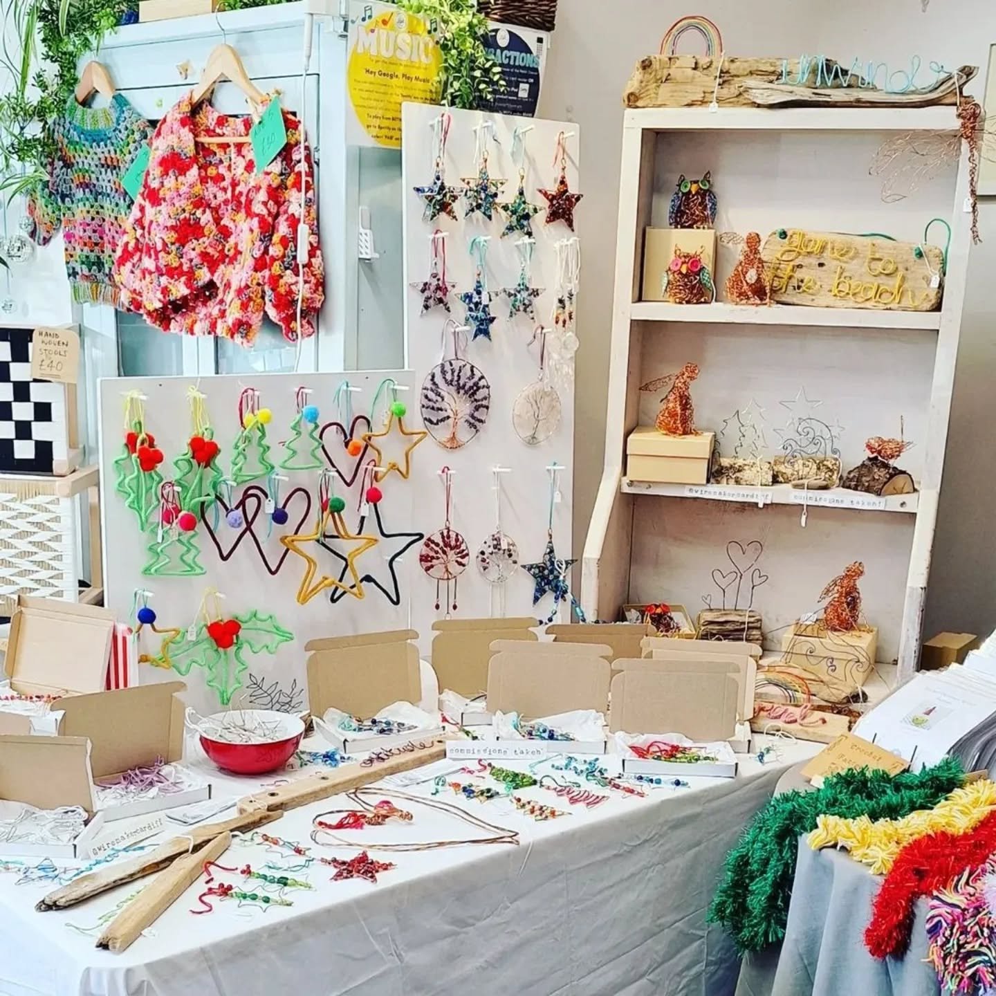 Last day of our market 

Come by before 4.30pm for all the festive feels 

Remember we have 2 venues both offering different stalls and experiences ☺️

Hope to see you soon 

Gemma and all the lush stall holders and Lark tutors xxx 

(Full info can b