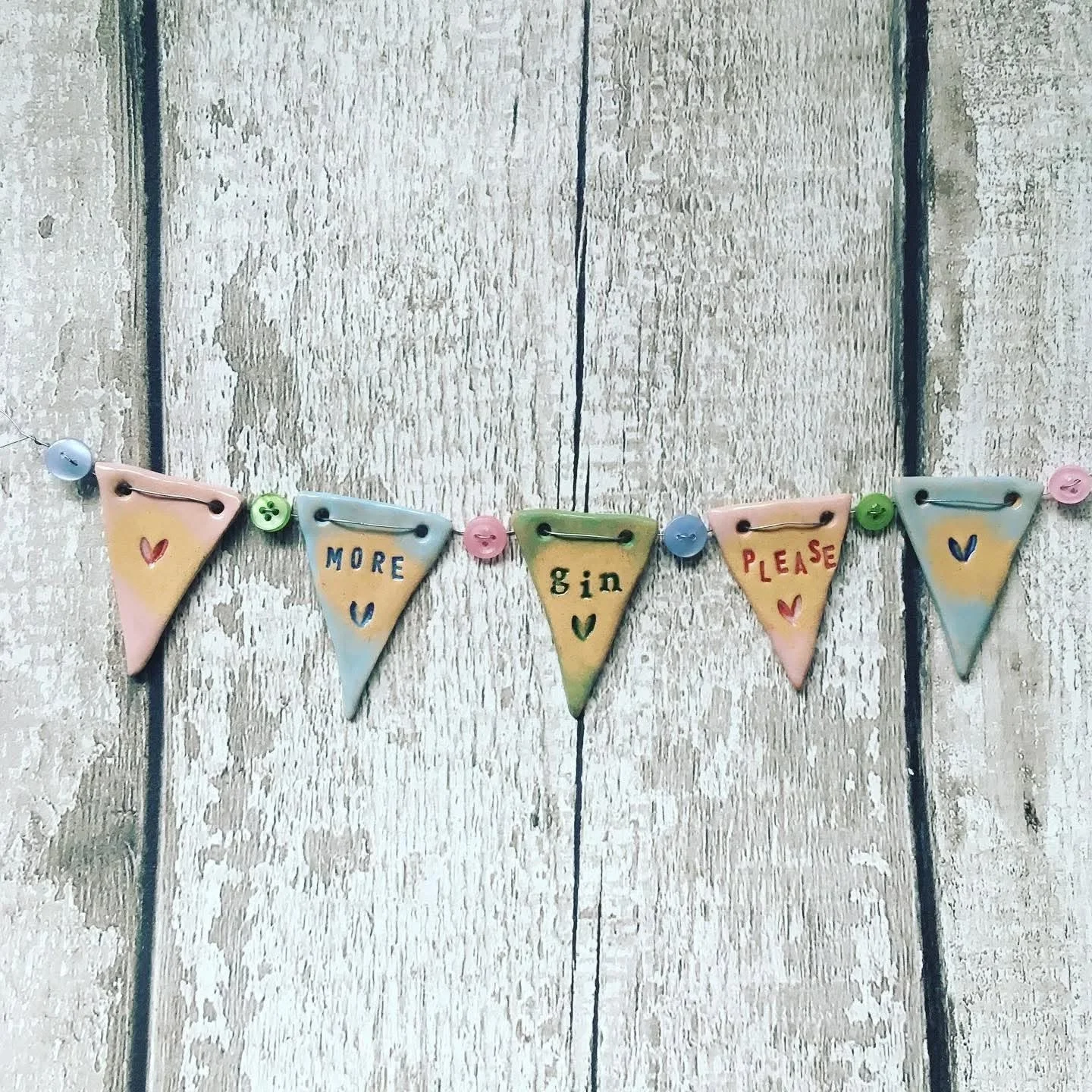 Experiences make great Christmas presents so we're here for you! 

Mini ceramic bunting by @artful_pigeon is a great choice and doesn't come around too often, the next time is 1st February, you'll find full details &amp; bookings on our website calen