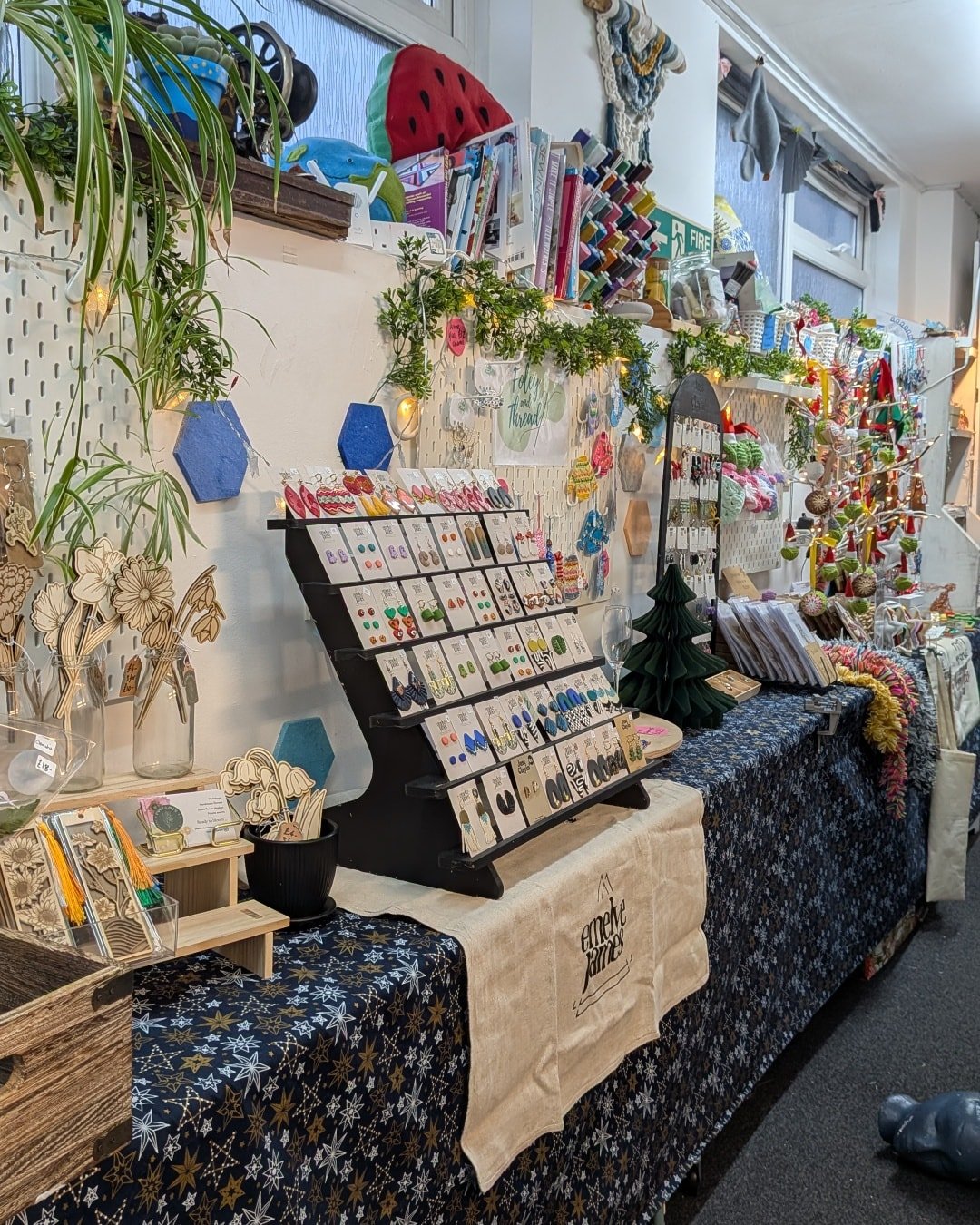Good news you lovely lot...

Lark's corridor market is back! And I think you'll agree, it's looking better than ever! Perfect if you didn't get a change to come to our big weekend market last week!

Pop along anytime we've got a workshop on and get a