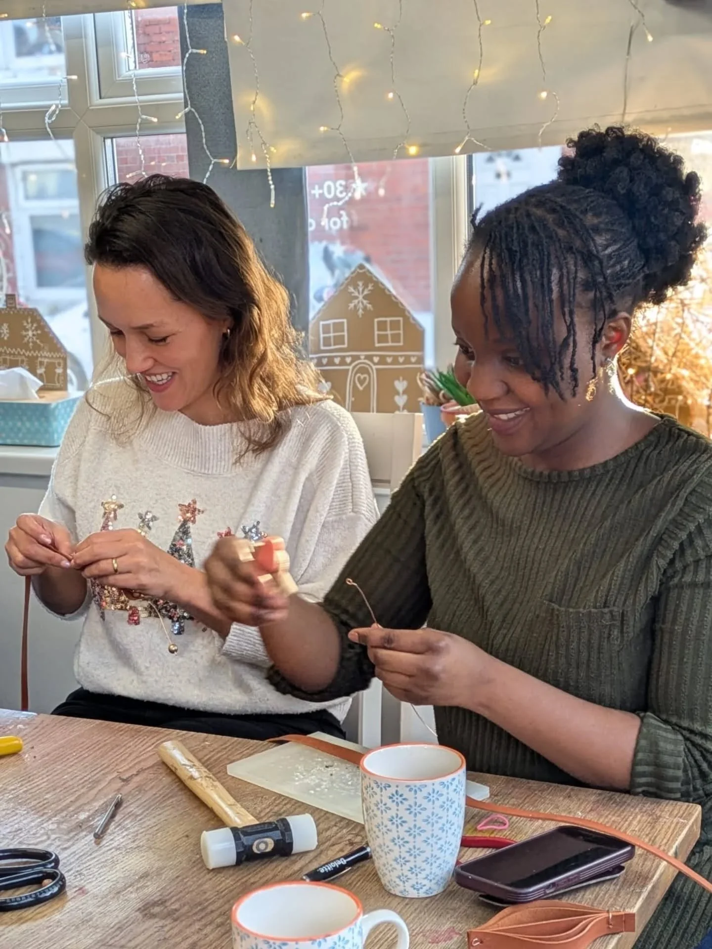 We had a great work Christmas do for some lush ladies making our Nordic Macrame &amp; Leather wall hanging at the weekend. We've loved doing a workshop friendly version of Gem's As Seen on TV, award winning craft 🤪 if you are new around here and hav