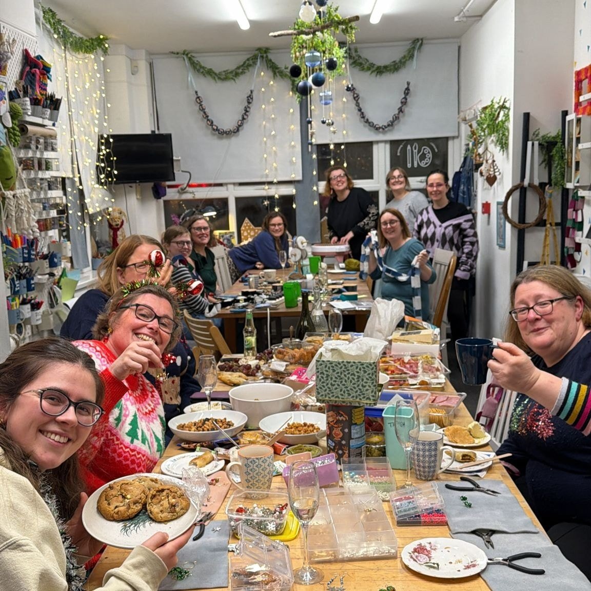 A little get together for this lush lot! 
2025 has been the best year for building crafty friendships, looking forward to seeing what 2026 has in store ☺️