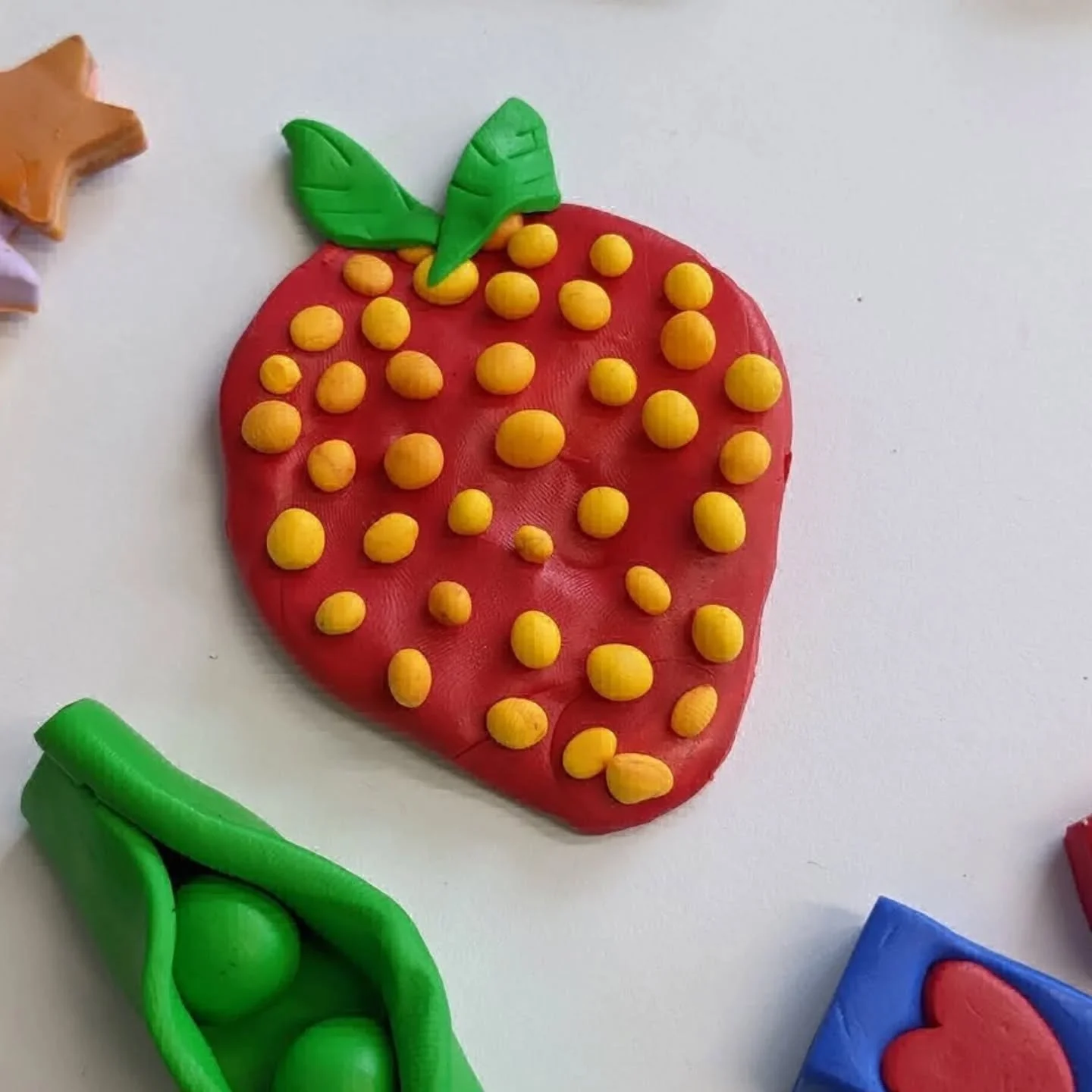 Polymer clay Parent &amp; Child is BACK.

They've LITERALLY just gone back to school and it's already nearly Easter. Can ya believe it?! If you're like Em of @emelyejamescreativestudio and you are scrambling around trying to find things to do to keep