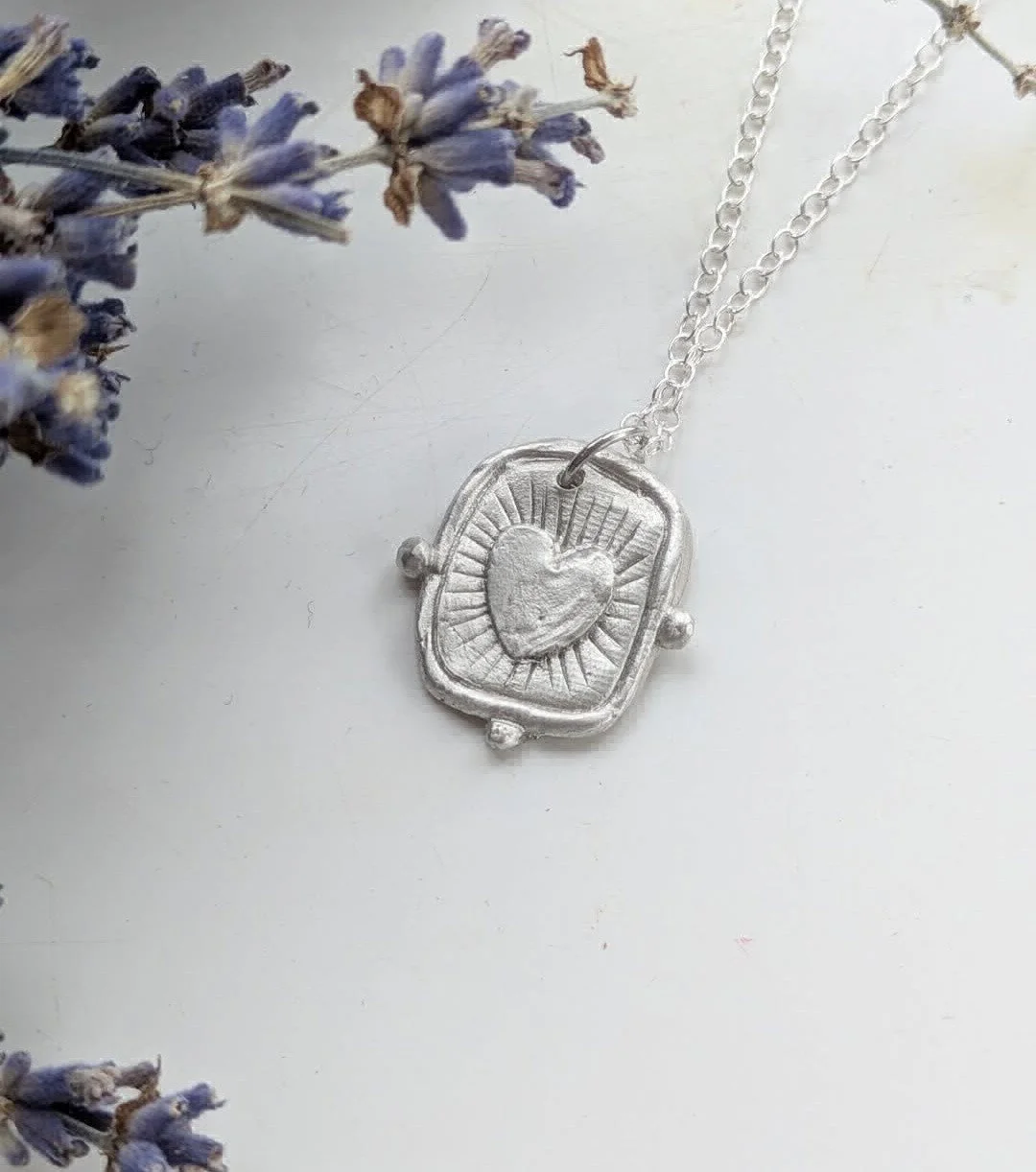 Just some of the  STUNNING makes from a recent private silver clay party 😍😍😍

Just a little reminder that Em of @emelyejamescreativestudio silver clay workshops will need to go up in price in a couple of weeks due to the increase in the cost of si