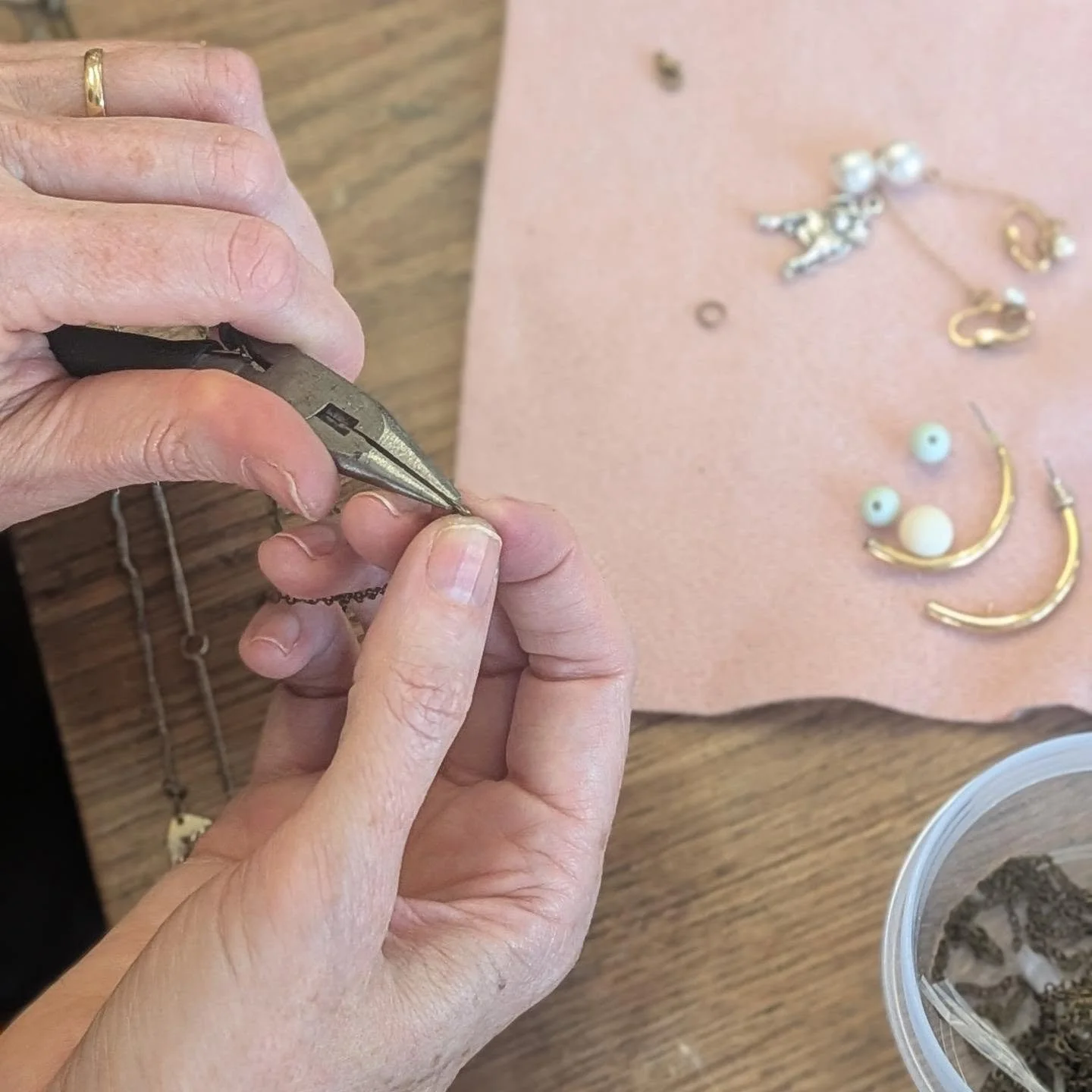 FREE COSTUME JEWELLERY REPAIR SESSION 
NEXT SUNDAY 1ST OF NOVEMBER 2 -4pm 

Last month, as part of Adult Learning Wales, our sister company @finch_cic hosted a series of events, all were lots of fun but the one that really stood out was the repair yo