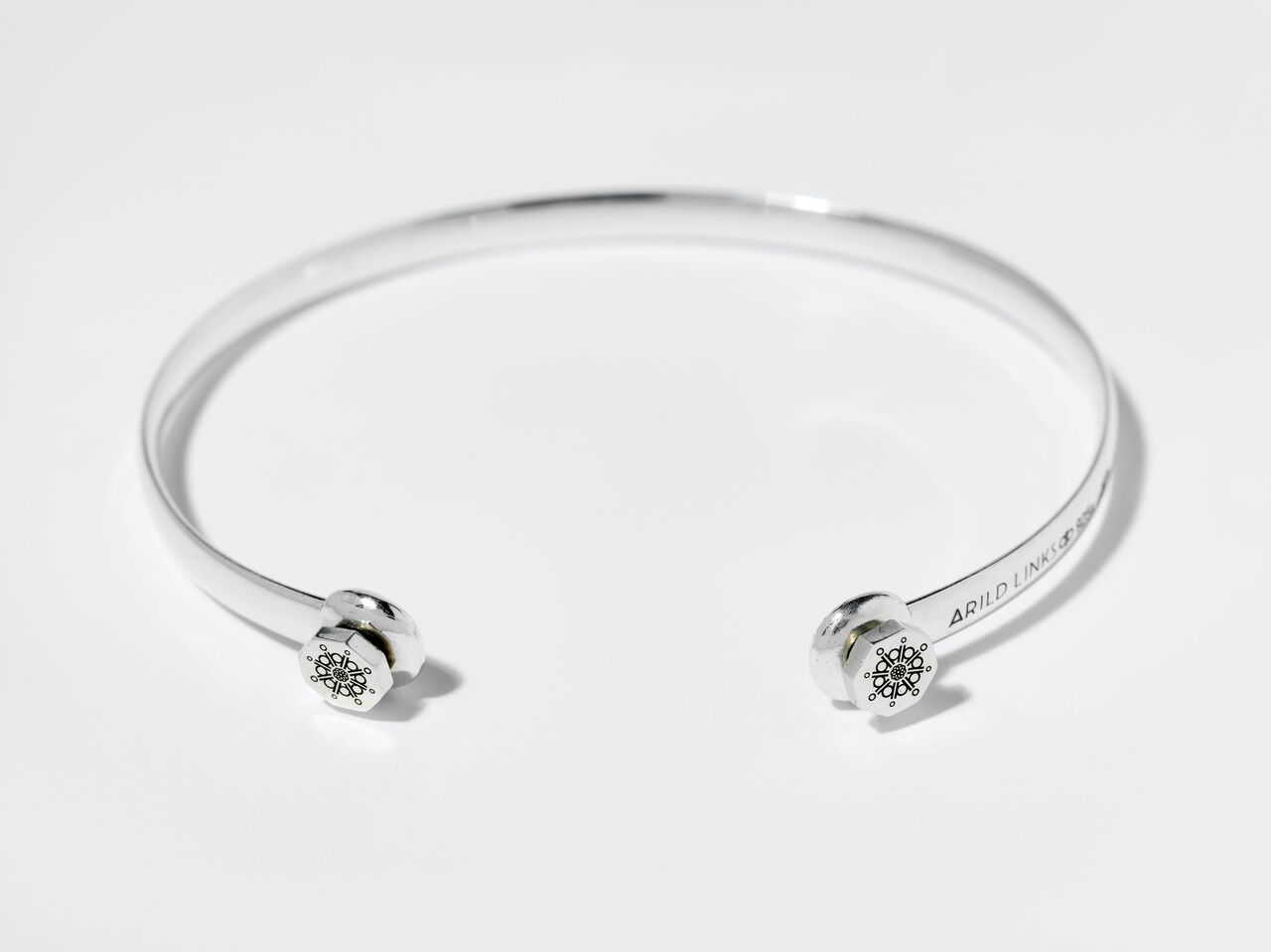 ARILD_LINKS_BANGLE_SILVER.jpeg