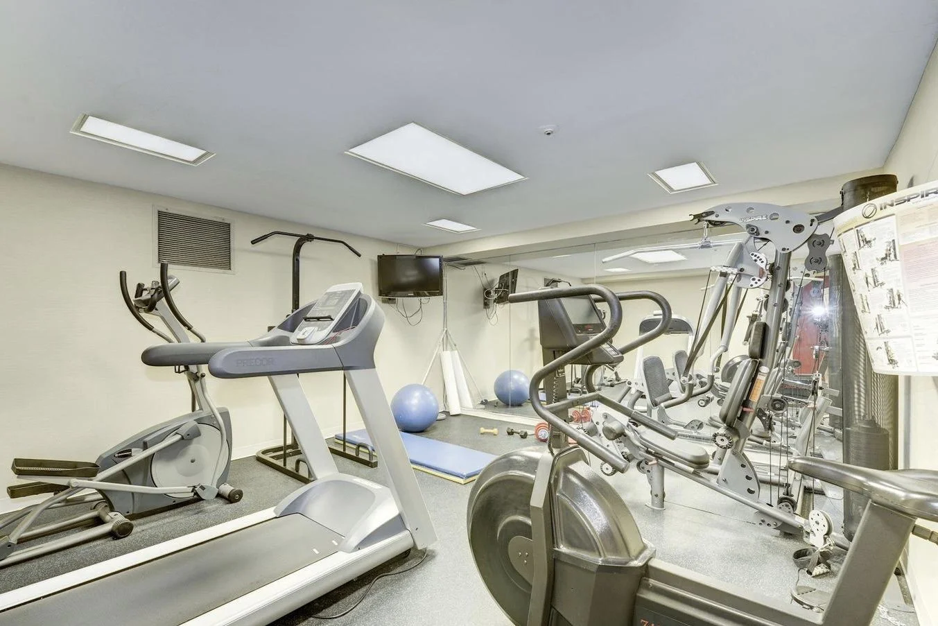 1045 31st #12_Gym.JPG