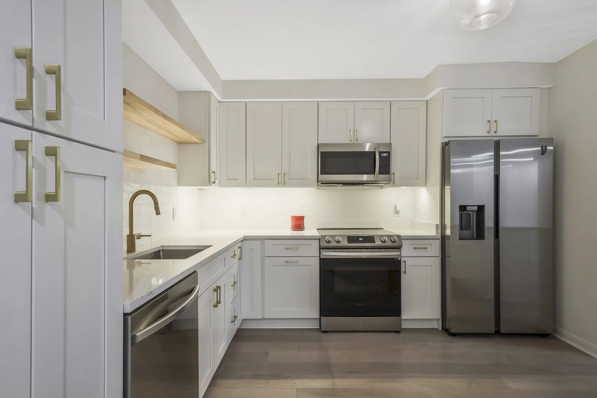 1045 31st #12_Kitchen1.JPG