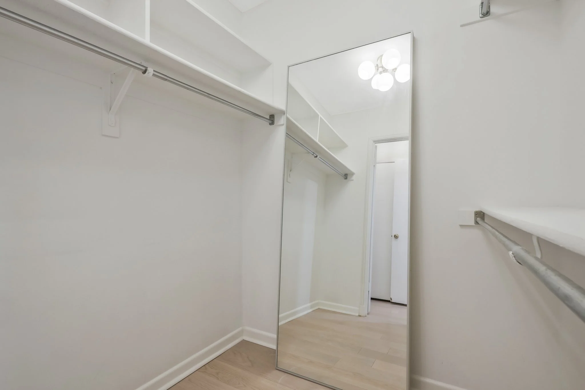 1045 31st #12_WalkinCloset.JPG