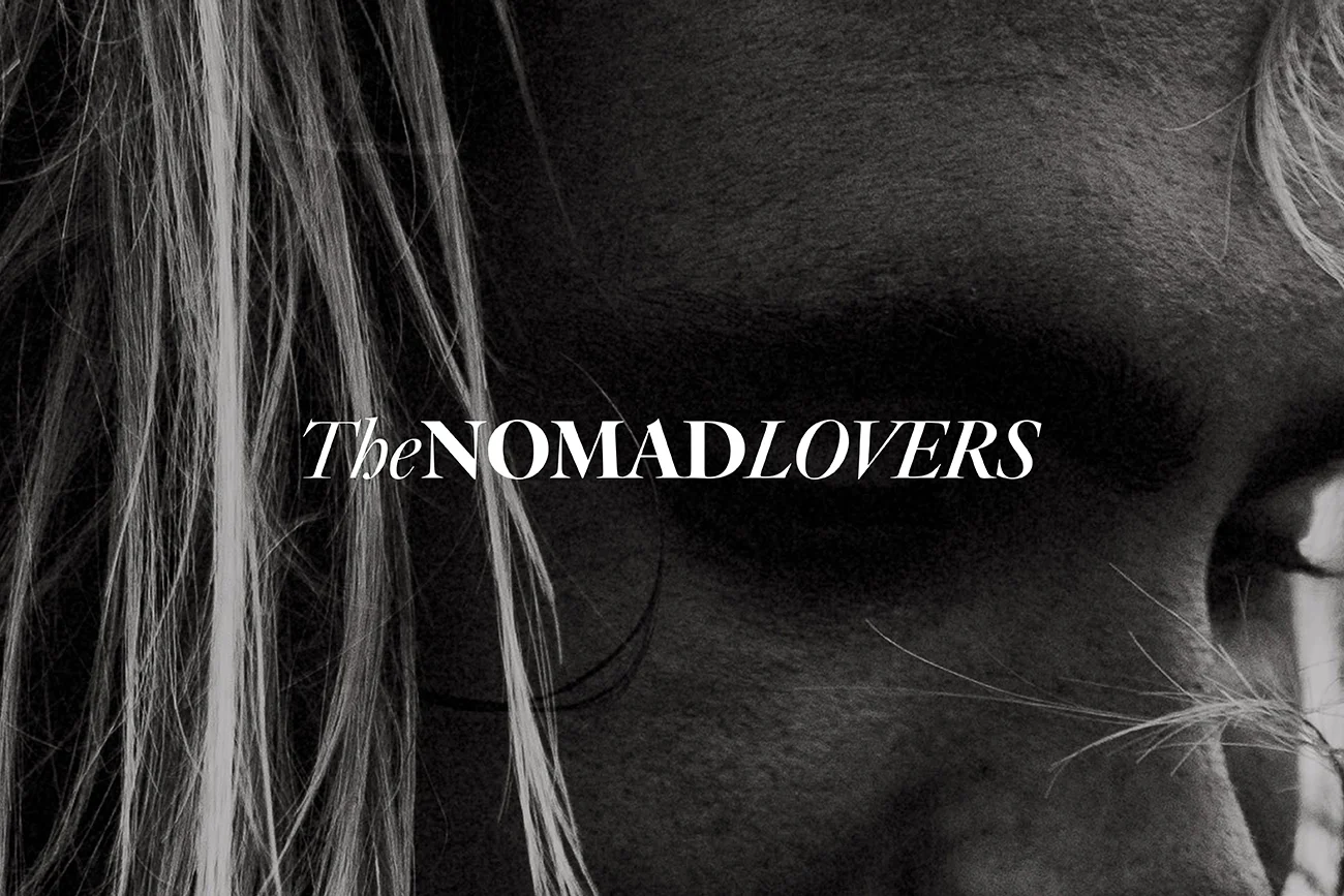 The Nomad Lovers es un nuevo workshop de fotografía y vídeo de bodas creado por Joy Zamora e Iván Monagas. Inspirados en el carácter aventurero e inconformista de ambos y su mirada creativa hemos diseñado la identidad de marca.