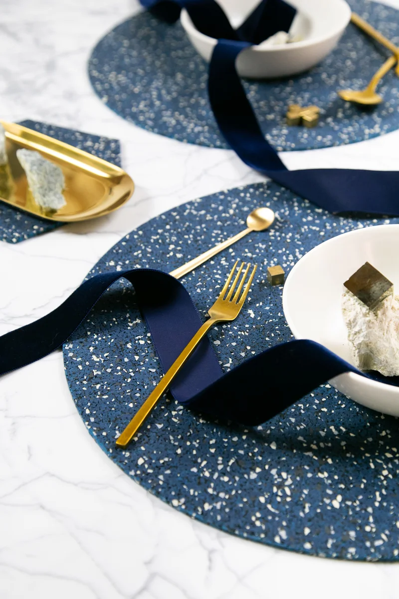 TSRO-R_Slash_Objects-Round-Rubber-Dinner-Set-Royal-3_web.jpg