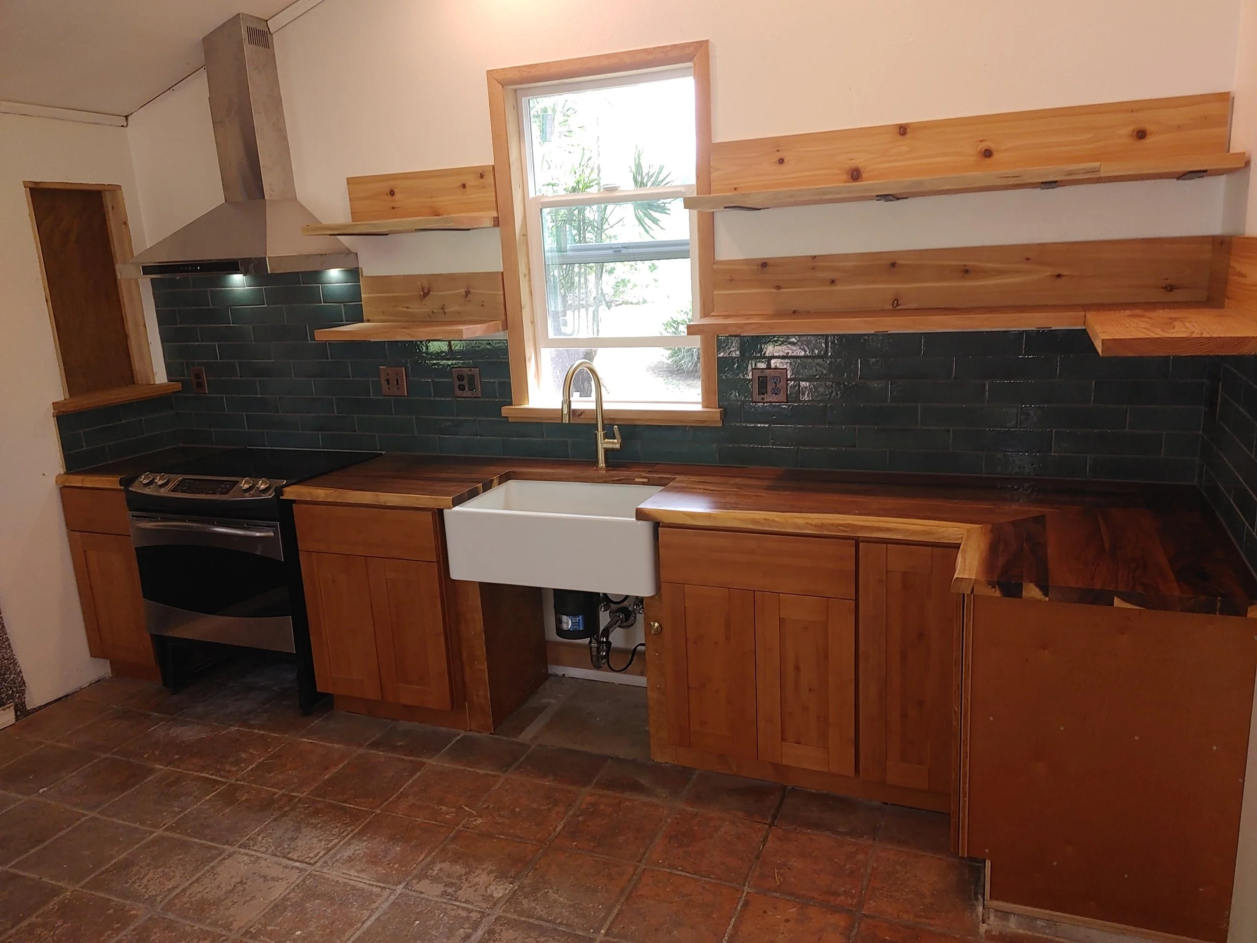 Beautiful new Fully Functional Kitchen! .jpg