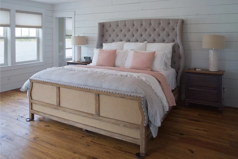 Master Bedroom-web.jpg