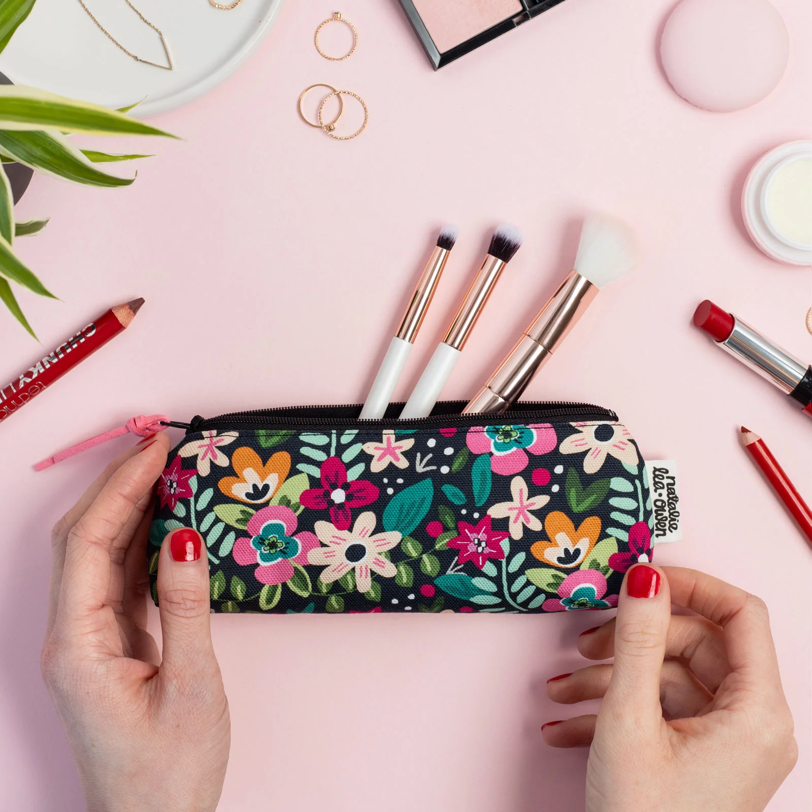 Retro-Floral-Mini-Makeup-Bag-Natalie-Lea-Owen.jpg