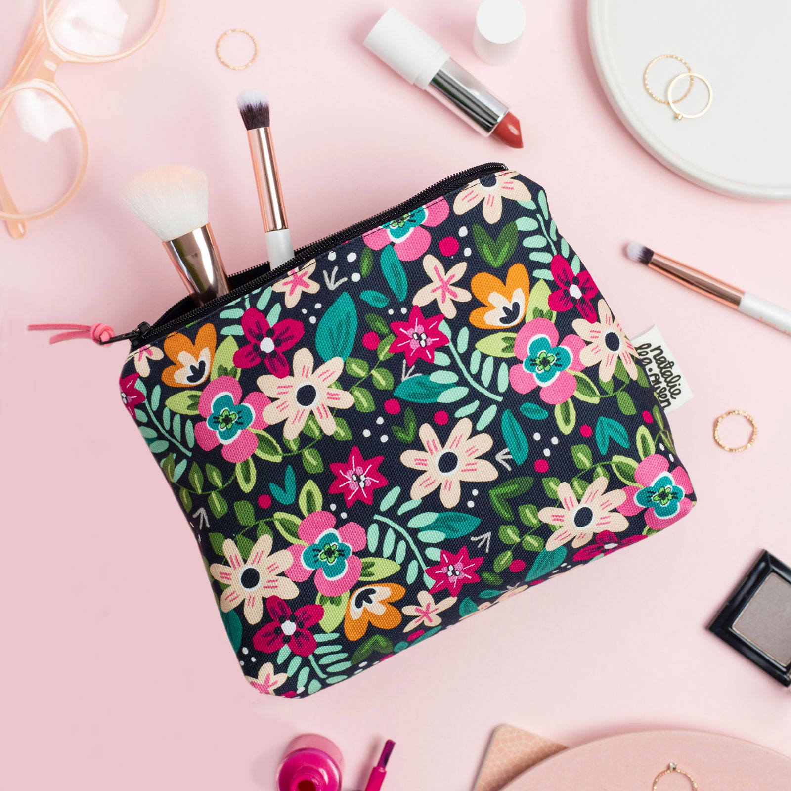 Retro-Floral-Makup-Bag-Natalie-Lea-Owen.jpg