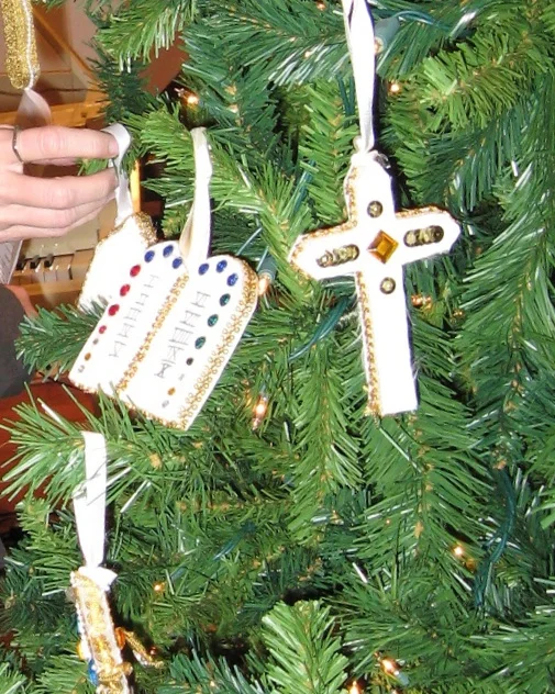 2008+Hanging+of+Green.jpg