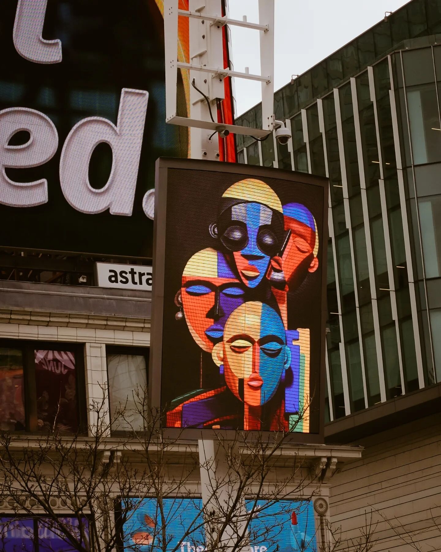 Check out the @makeroominc x YDS Community Kindness Collection, guest curated by Jasmine Gui on our digital Screens ❤️📸 

The artworks will be playing throughout the day at the Yonge-Dundas Square digital screens from now until April 30th! ⁠

For mo