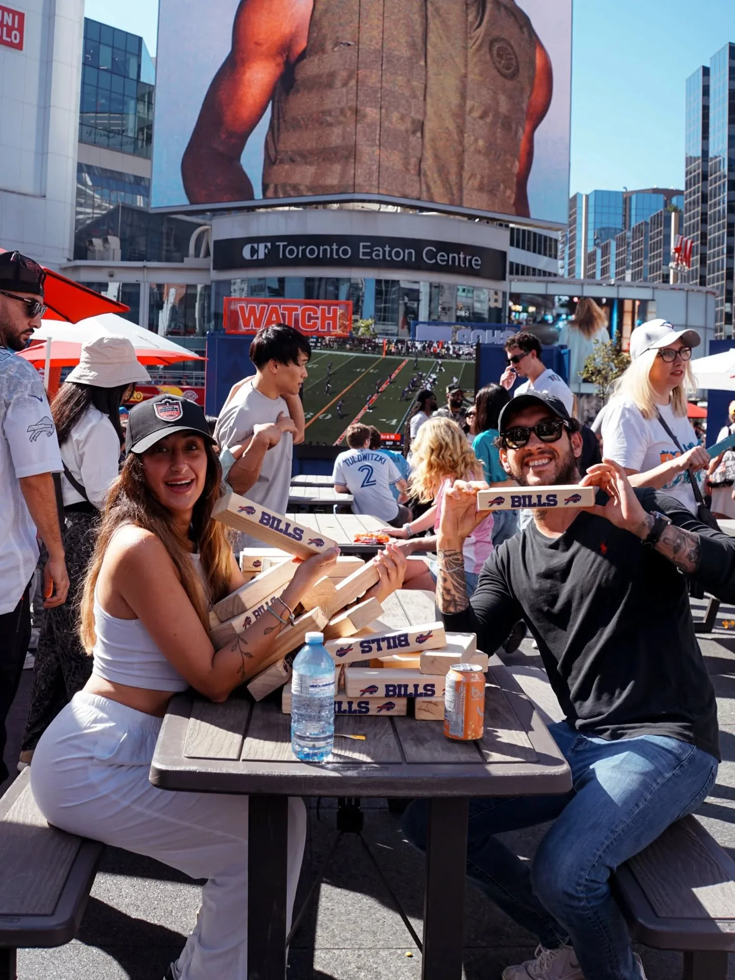 #Recap | What a week at the Square! 🏈 

Last week, we kicked things off with the NFL Experience Toronto, where fans got up close with the Vince Lombardi Trophy, and even met Doug Flutie, Roary the Lion, and Billy the Buffalo! The Square was buzzing 